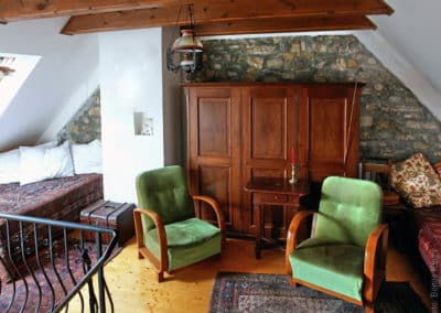 Régiségkereskedés Veszprém - vidéki otthon antik bútorokkal