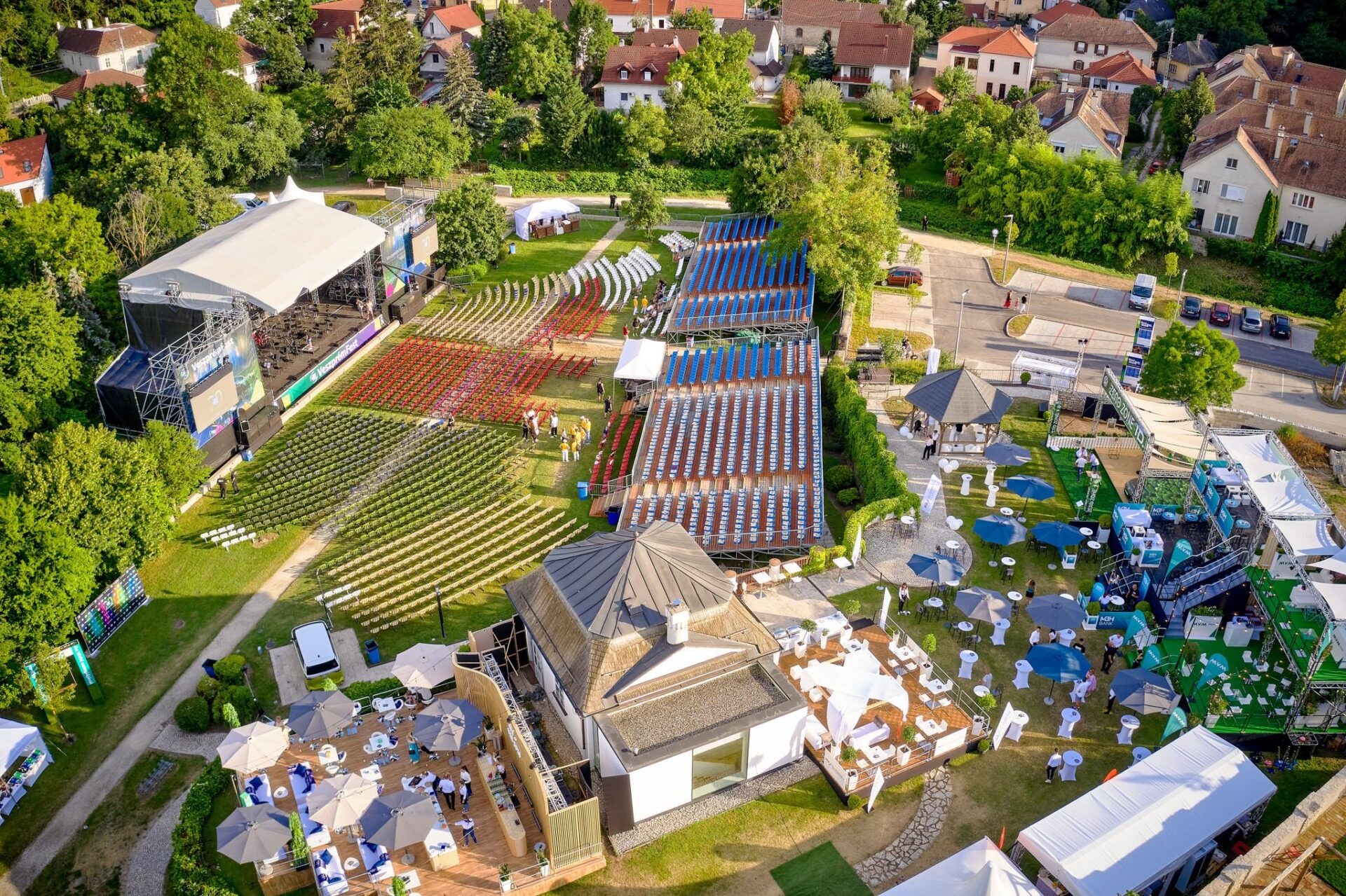 Zelna borászat, Mérmű stúdió, Balatonfüred, vidéki otthon